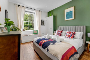 Cozy with Character McLaren Westend Cottage Free Secure Parking